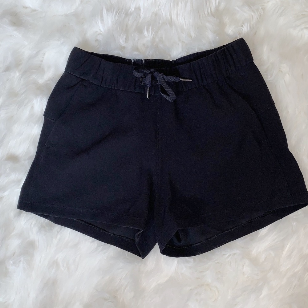 LULULEMON On the Fly Shorts 2.5 Length